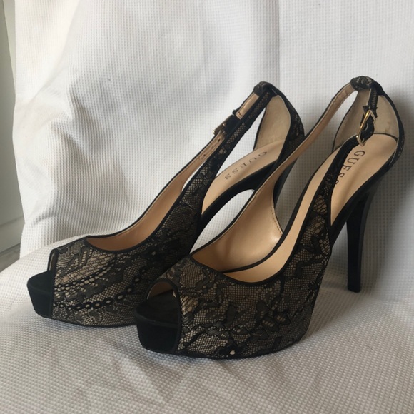Guess black lace/nude pumps - Picture 3 of 6